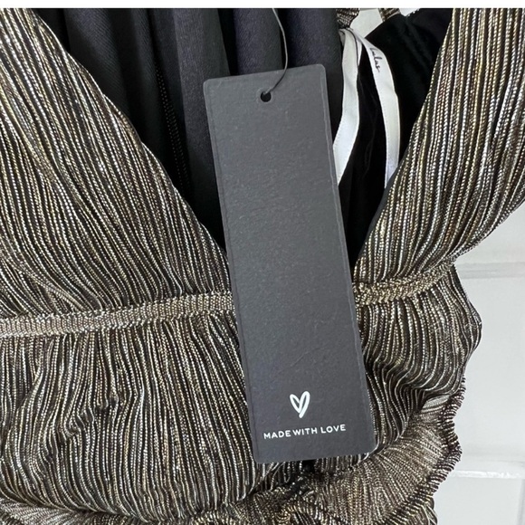 LULU’S Stunning Low Neck-Line Gown - Picture 9 of 12